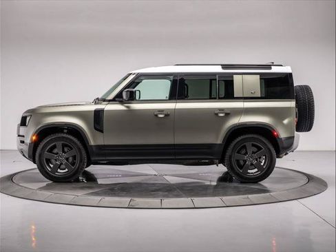 Used 2023 Land Rover Defender 110 SE AWD/4WD image 2