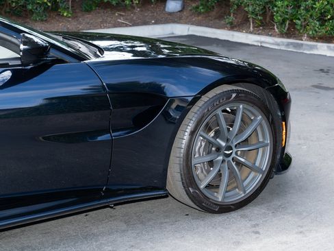 Used 2023 Aston Martin V8 Vantage image 9
