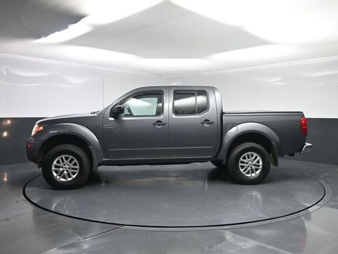 Used 2016 Nissan Frontier SV image 28