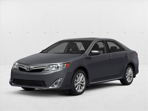 Used 2014 Toyota Camry XLE w/ Convenience Package FWD image 1