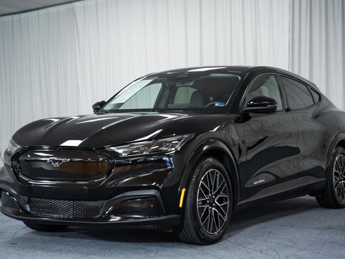 Certified 2025 Ford Mustang Mach-E Premium AWD/4WD image 3