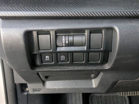 Used 2021 Subaru Crosstrek 2.0i Premium image 16