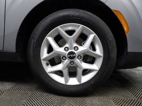 Used 2022 Kia Soul LX w/ Technology Package FWD image 9