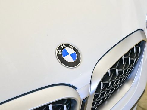 Certified 2023 BMW X4 xDrive30i w/ Convenience Package image 8