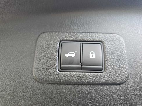 Used 2021 Nissan Armada Platinum w/ Captain's Chairs Package RWD image 32