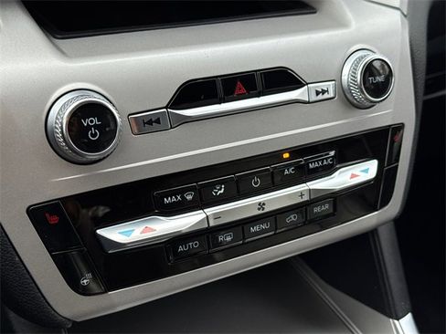 Certified 2024 Ford Explorer XLT w/ Equipment Group 202A image 27