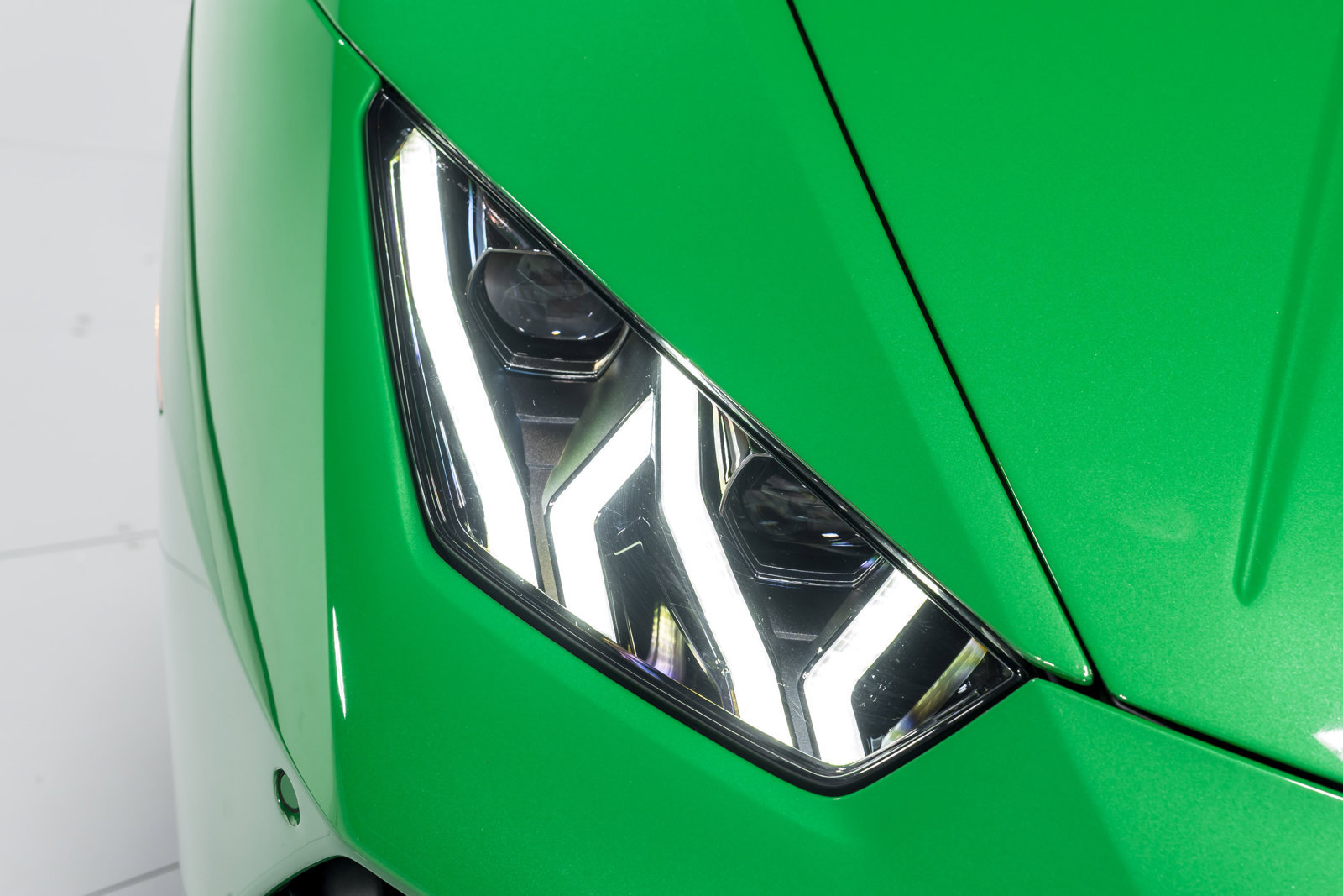 Used 2022 Lamborghini Huracan EVO RWD image 48