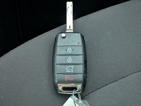 Used 2019 Kia Soul image 28