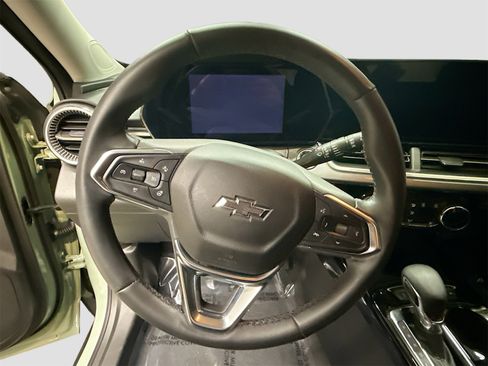 Used 2024 Chevrolet Trax ACTIV w/ Driver Confidence Package image 11