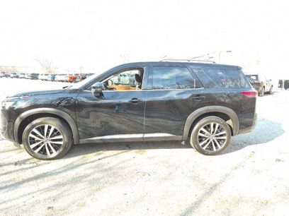 Used 2023 Nissan Pathfinder Platinum