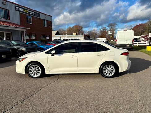 Used 2020 Toyota Corolla LE image 5