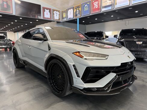 Used 2024 Lamborghini Urus Performante image 4