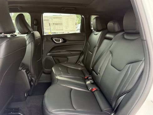 New 2025 Jeep Compass Limited w/ Sun & Sound Group image 17