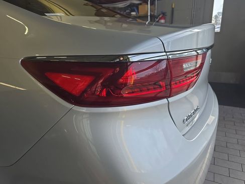 Used 2017 Kia Cadenza Premium w/ Luxury Package image 37