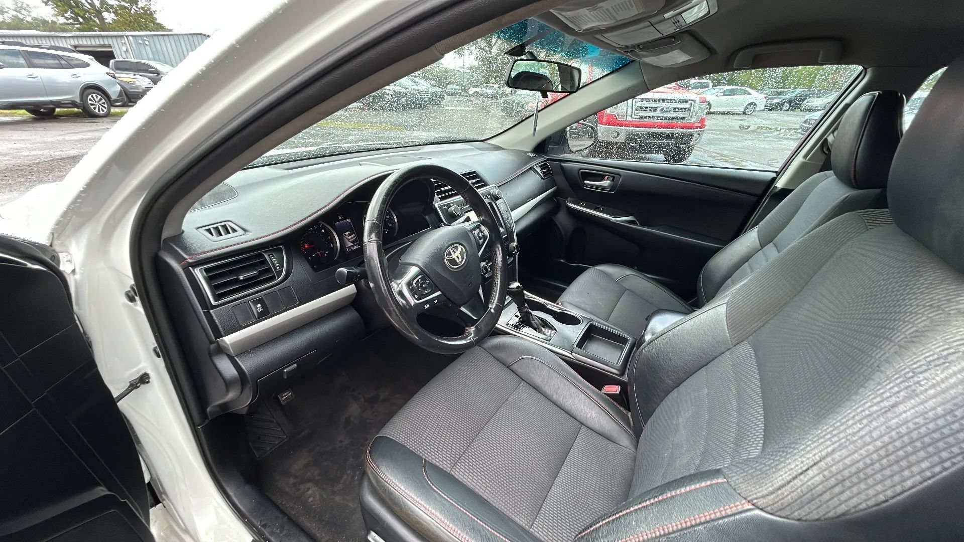 Used 2017 Toyota Camry SE FWD image 41