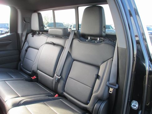 Certified 2022 GMC Sierra 1500 SLT w/ SLT Convenience Package image 21