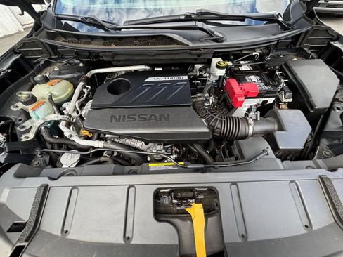 Used 2022 Nissan Rogue SV FWD image 32