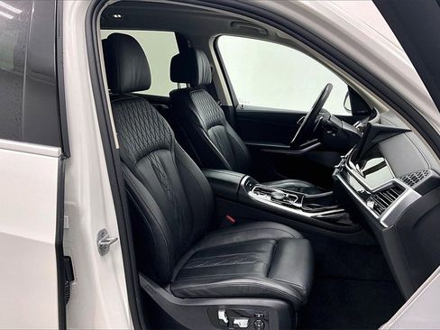 Used 2025 BMW X7 xDrive40i image 7