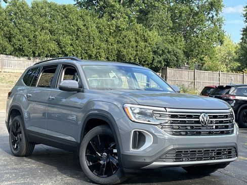 New 2026 Volkswagen Atlas SE AWD/4WD image 2