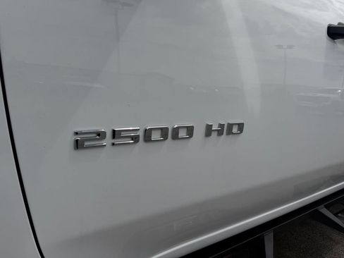 Used 2022 Chevrolet Silverado 2500 Custom w/ Custom Value Package AWD/4WD image 7
