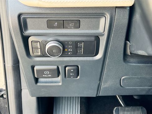 Used 2022 Ford Expedition Platinum AWD/4WD image 9