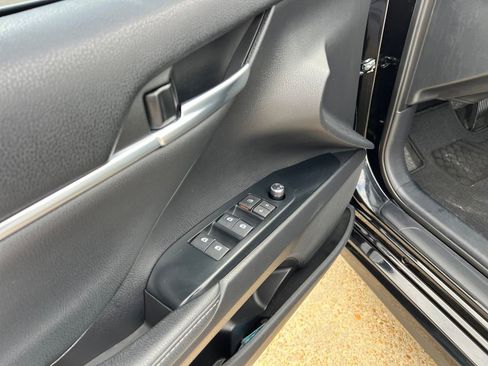 Used 2020 Toyota Camry XSE image 13