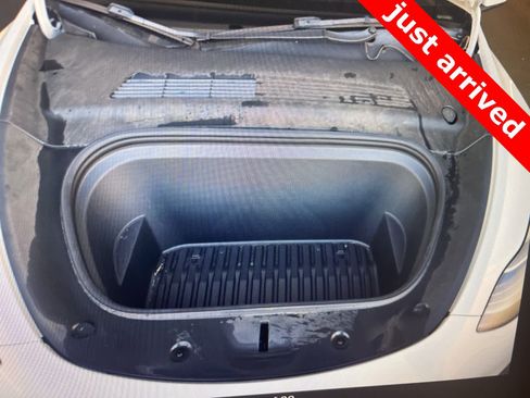 Used 2021 Tesla Model Y 2WD image 6