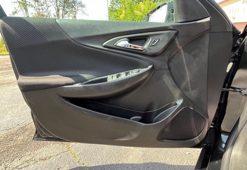 Used 2025 Chevrolet Malibu RS w/ LPO, Floor Liner Package FWD image 11