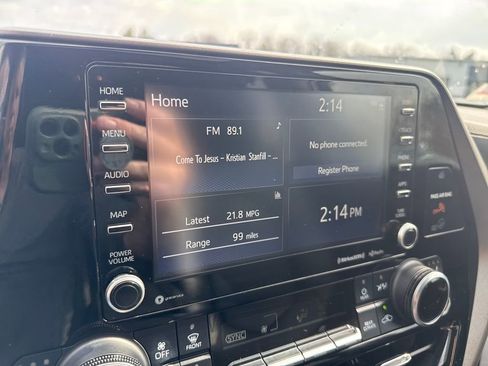 Used 2022 Toyota Highlander XLE image 19