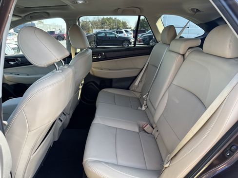 Used 2019 Subaru Outback 2.5i Limited w/ Popular Package #2 image 14