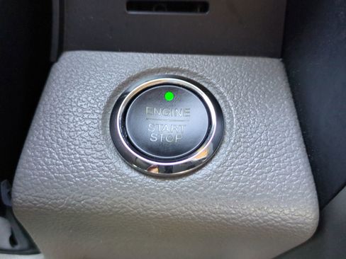 Used 2015 Ford F150 Lariat image 29