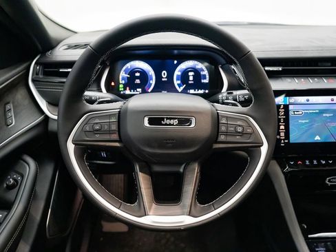 New 2026 Jeep Grand Cherokee Limited w/ Limited Altitude Package AWD/4WD image 15