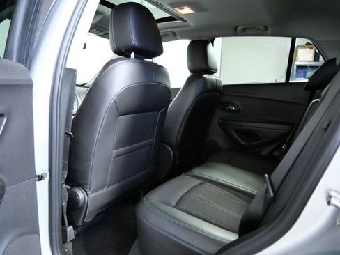 Used 2016 Chevrolet Trax LT w/ LT Sun and Sound Package AWD/4WD image 14