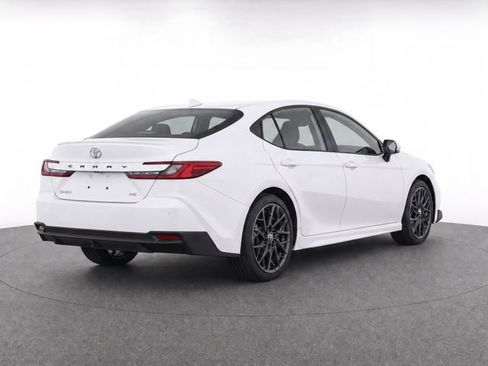 Used 2025 Toyota Camry SE w/ Convenience Package FWD image 6