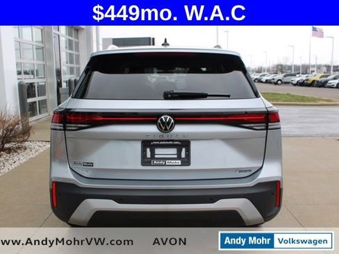 Used 2025 Volkswagen Tiguan SE AWD/4WD image 7