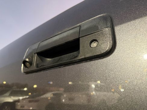 Used 2011 Toyota Tundra Limited image 31