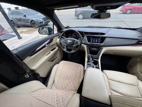 Used 2017 Cadillac XT5 Luxury w/ Driver Awareness Package FWD image 30