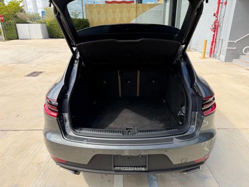 Used 2018 Porsche Macan image 30