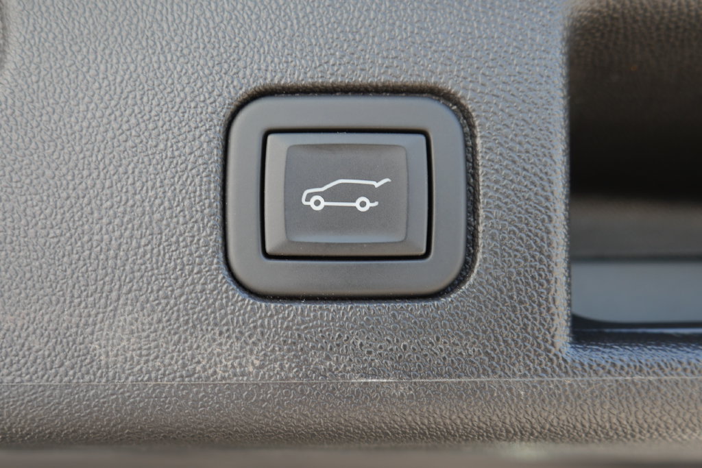 Used 2024 Chevrolet Equinox RS w/ RS Leather Package AWD/4WD image 8