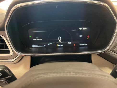 Used 2019 Lincoln Continental Select w/ Continental Climate Package FWD image 3