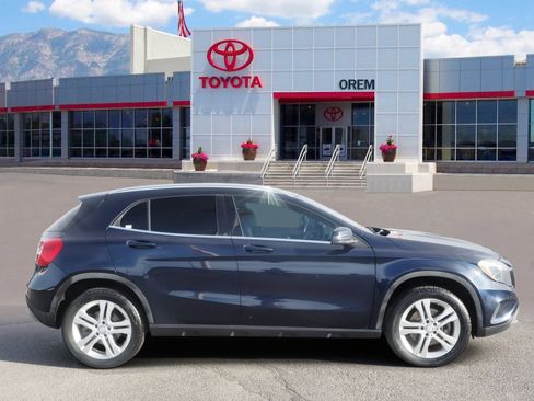 Used 2017 Mercedes-Benz GLA 250 4MATIC image 3