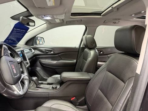 Used 2017 GMC Acadia SLT AWD/4WD image 16