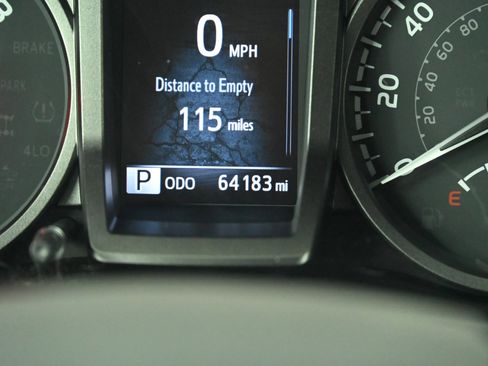 Used 2020 Toyota Tacoma TRD Off-Road image 29