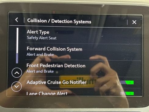 Used 2021 Chevrolet Equinox Premier FWD image 27