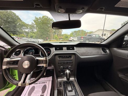 Used 2013 Ford Mustang Coupe RWD image 26