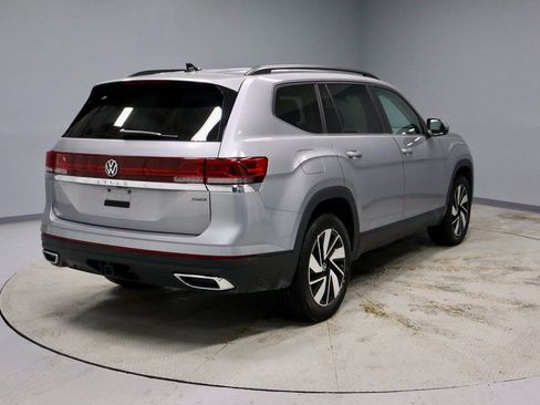 Used 2025 Volkswagen Atlas SE image 11