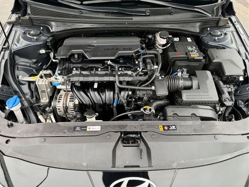 Used 2025 Hyundai Elantra Limited w/ Cargo Package FWD image 24