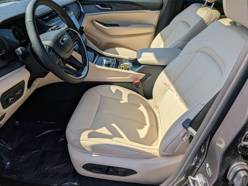 New 2026 Jeep Grand Cherokee Limited w/ Limited Altitude Package RWD image 12