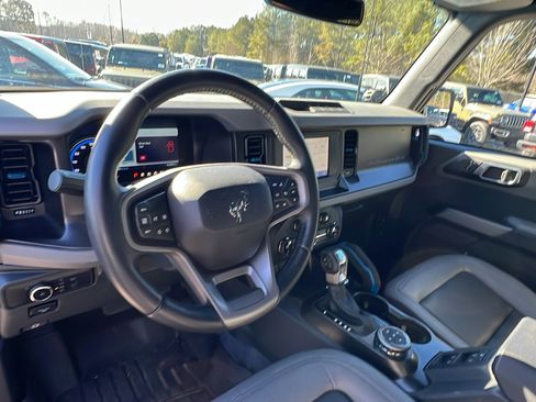 Used 2023 Ford Bronco Black Diamond image 24