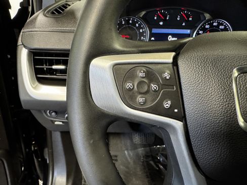 Used 2024 GMC Terrain SLT image 25